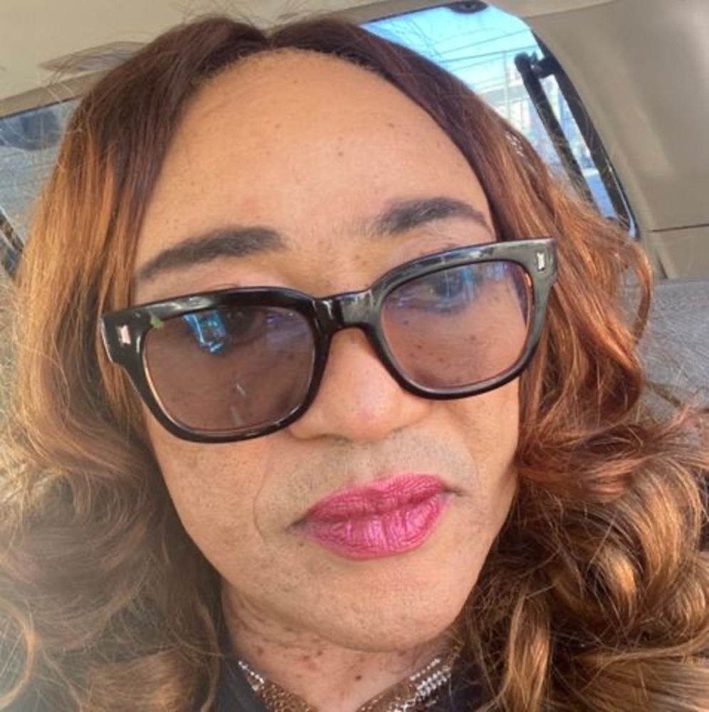 Meet your Posher, Evang sandra